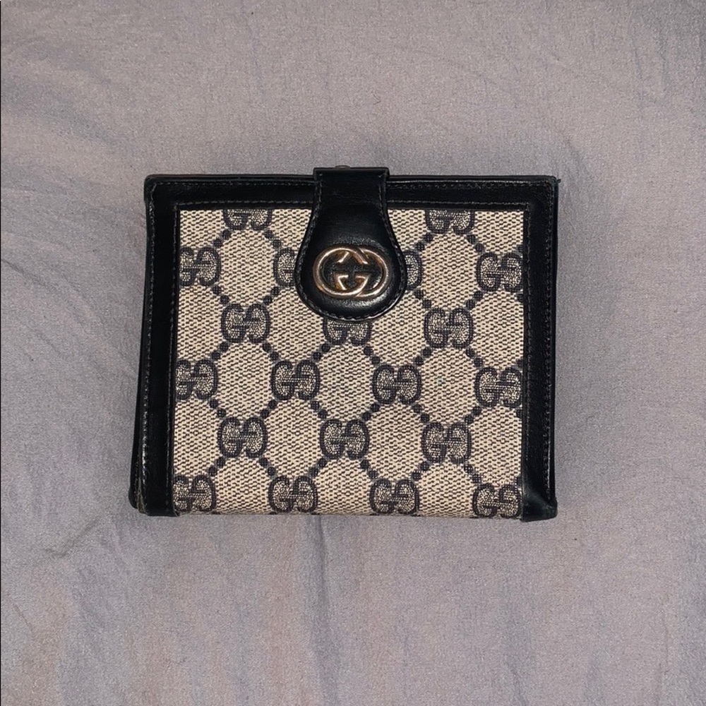 Vintage Gucci wallet